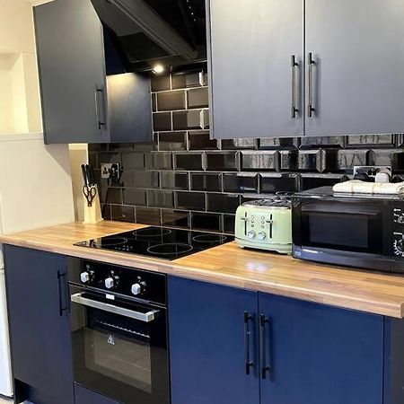 Central Area Terraced House With Private Hot Tub Lincoln Exteriör bild