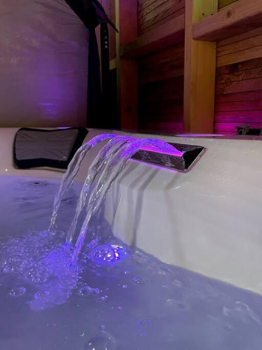 Central Area Terraced House With Private Hot Tub Lincoln Exteriör bild