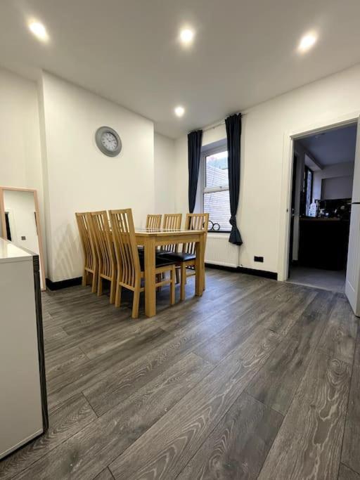 Central Area Terraced House With Private Hot Tub Lincoln Exteriör bild