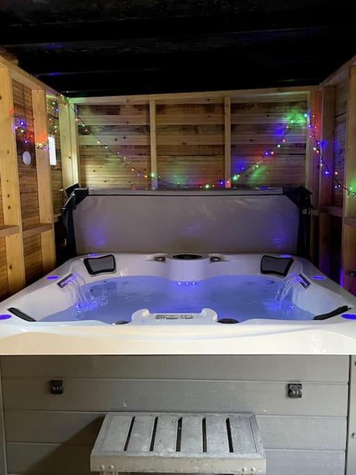 Central Area Terraced House With Private Hot Tub Lincoln Exteriör bild